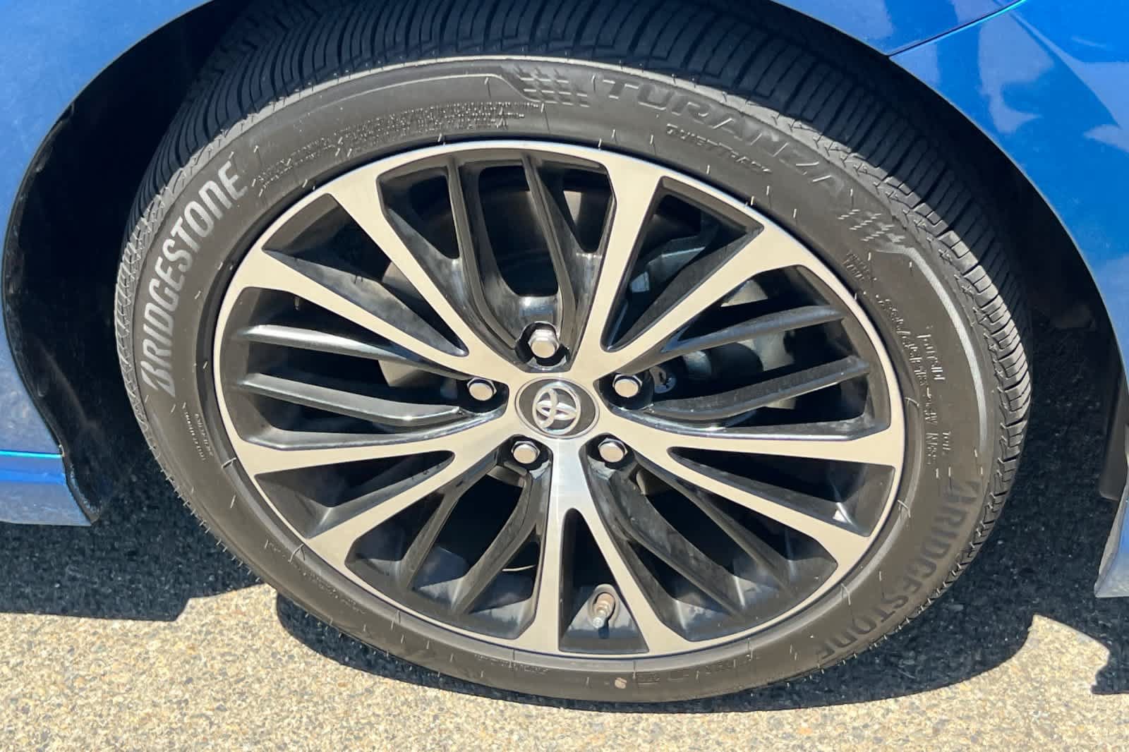 Used 2019 Toyota Camry SE w/ Convenience Package FWD image 15