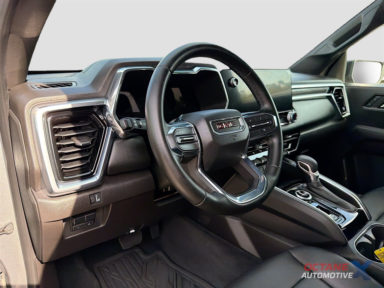 Used 2023 GMC Canyon Elevation w/ Elevation Premium Package AWD/4WD image 9