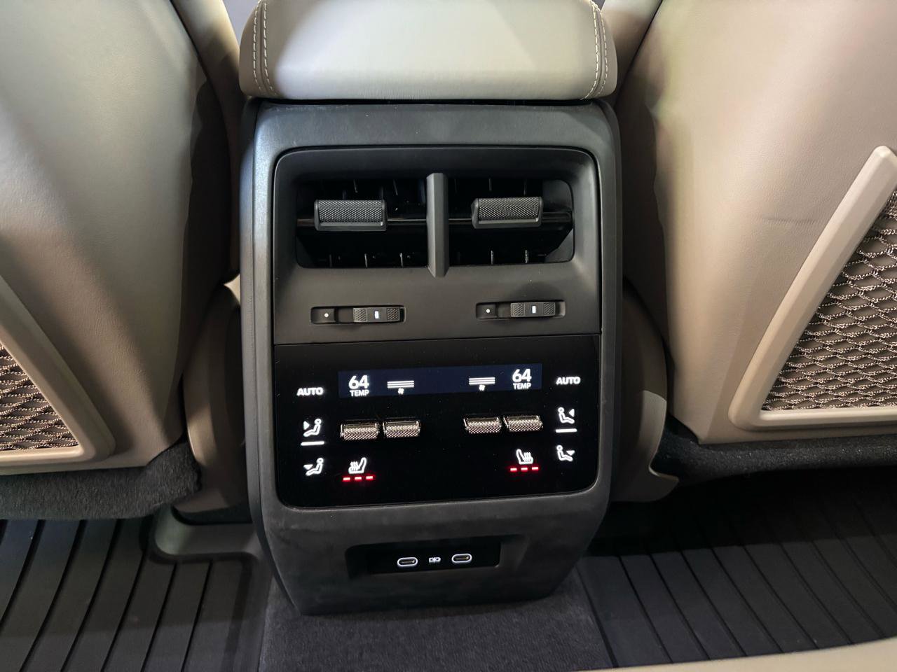 Used 2024 Porsche Macan Turbo Electric image 35