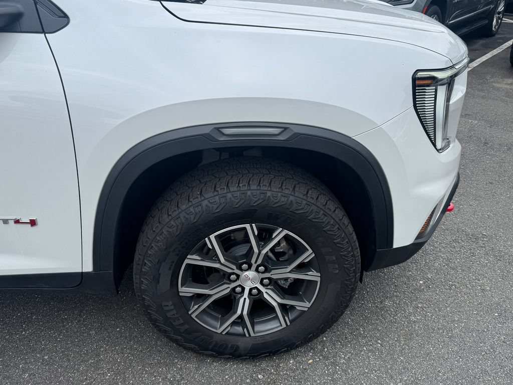 Used 2025 GMC Acadia AT4 w/ Luxury Package AWD/4WD image 8