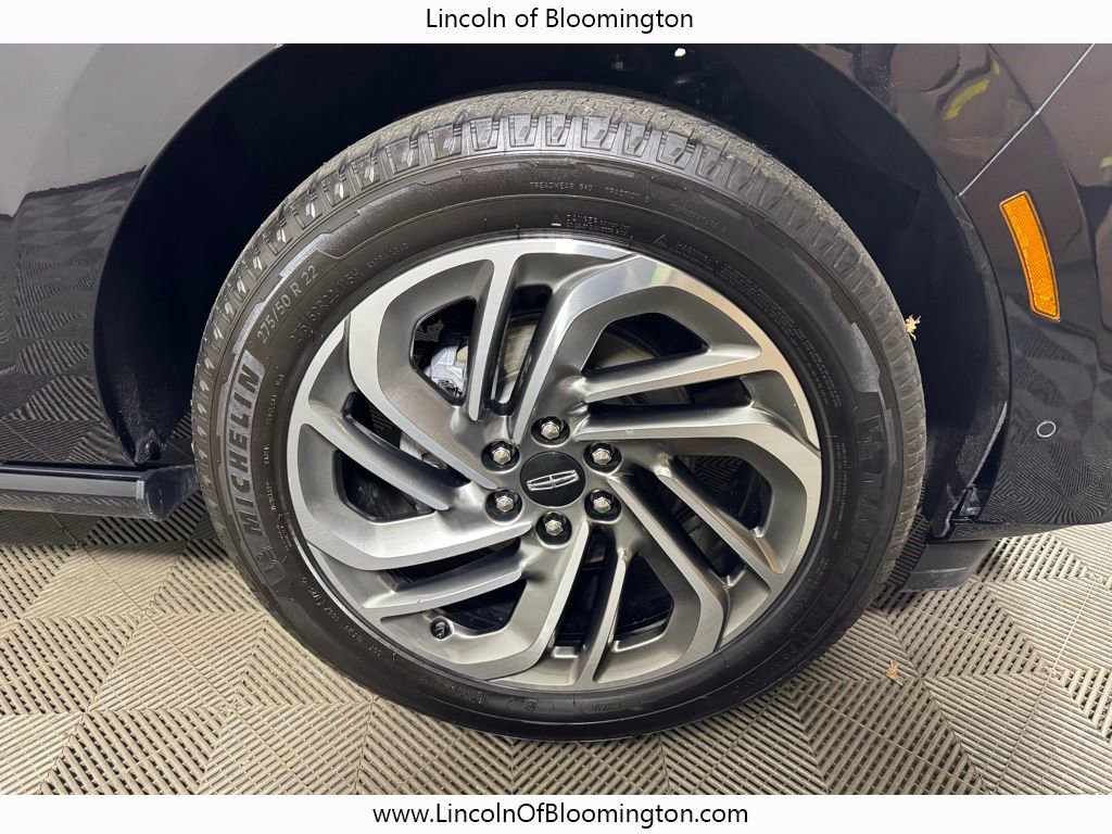 Certified 2025 Lincoln Navigator Reserve AWD/4WD image 12