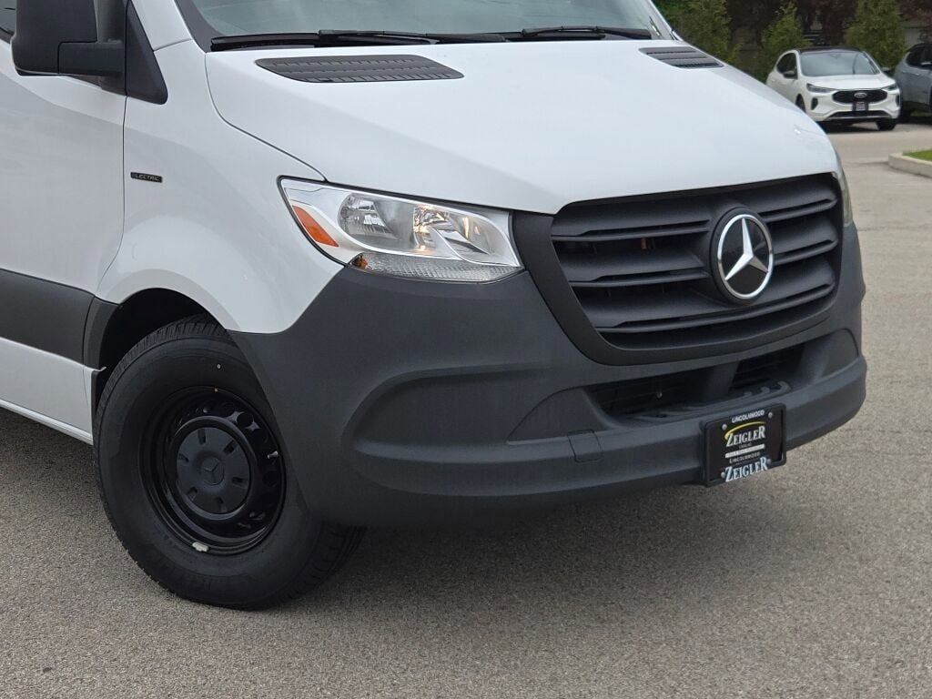 Used 2024 Mercedes-Benz eSprinter 170 Cargo image 2