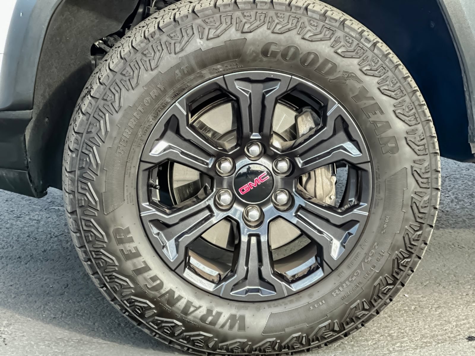 Used 2025 GMC Canyon Elevation AWD/4WD image 28