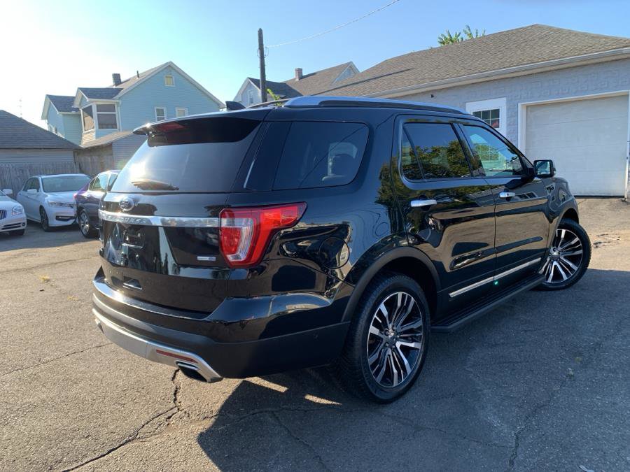 Used 2017 Ford Explorer Platinum AWD/4WD image 4