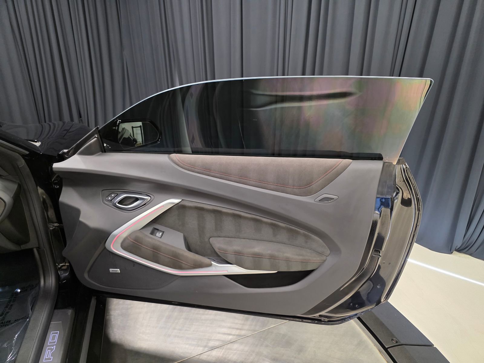 Used 2022 Chevrolet Camaro ZL1 image 32