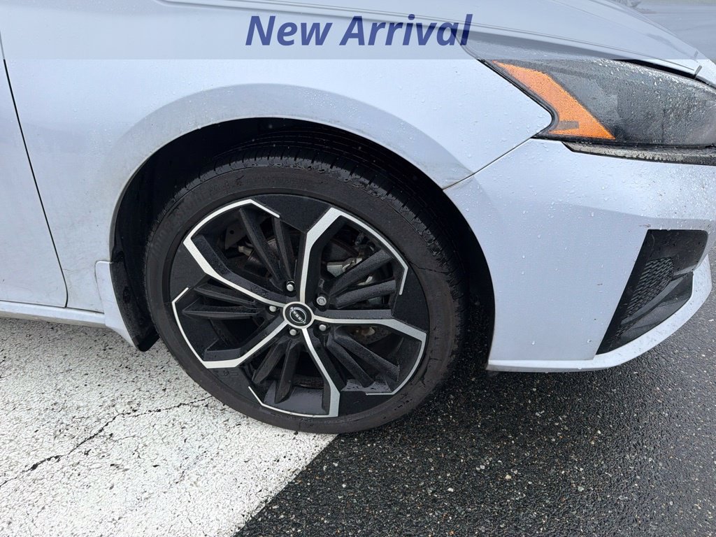 Used 2025 Nissan Altima 2.5 SR FWD image 4