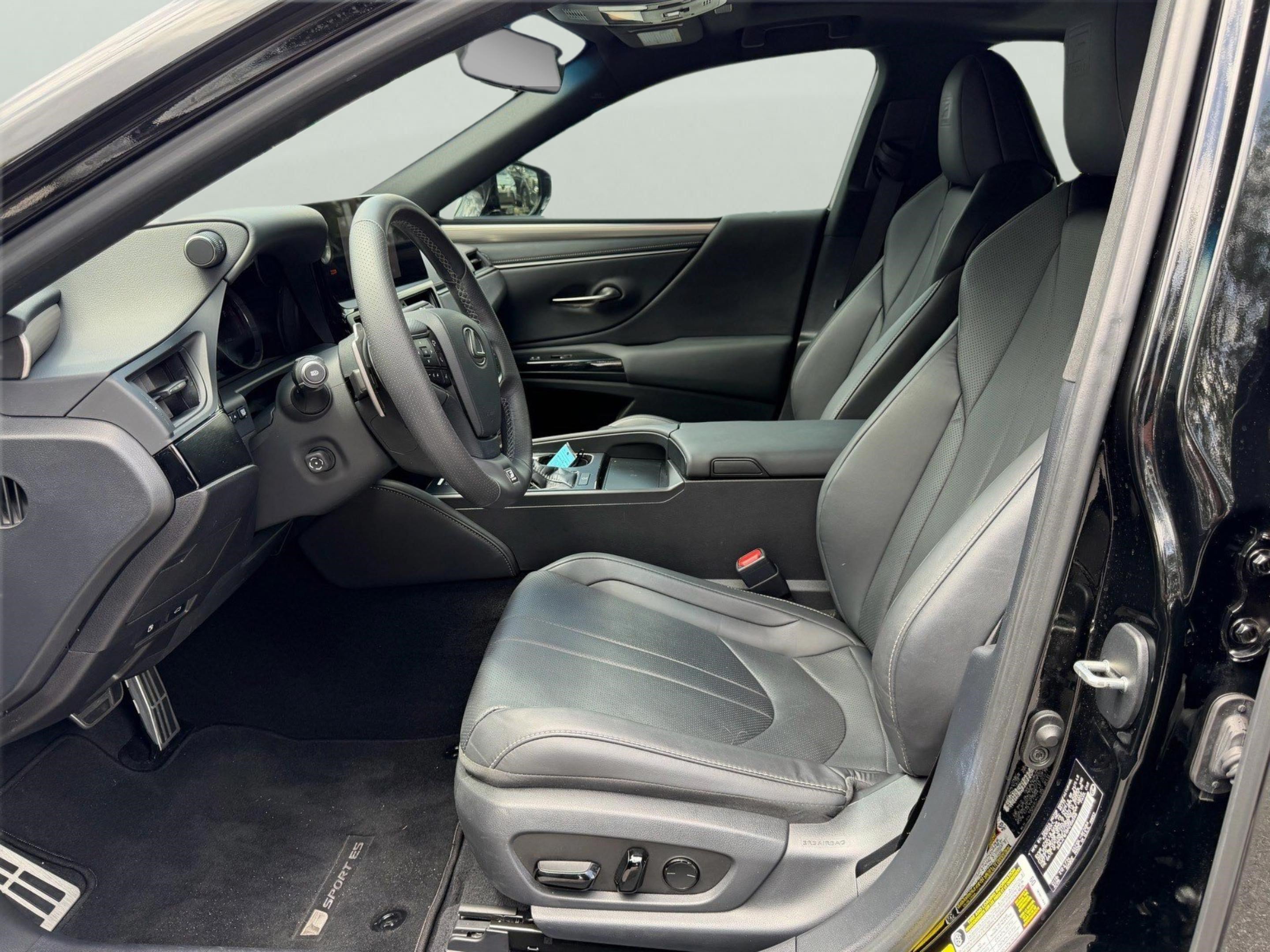 Used 2023 Lexus ES 350 F Sport w/ Accessory Package (Z2) FWD image 9