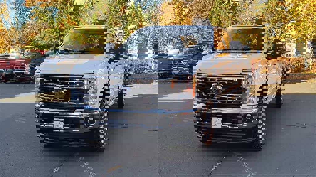Used 2023 Ford F350 XLT image 4