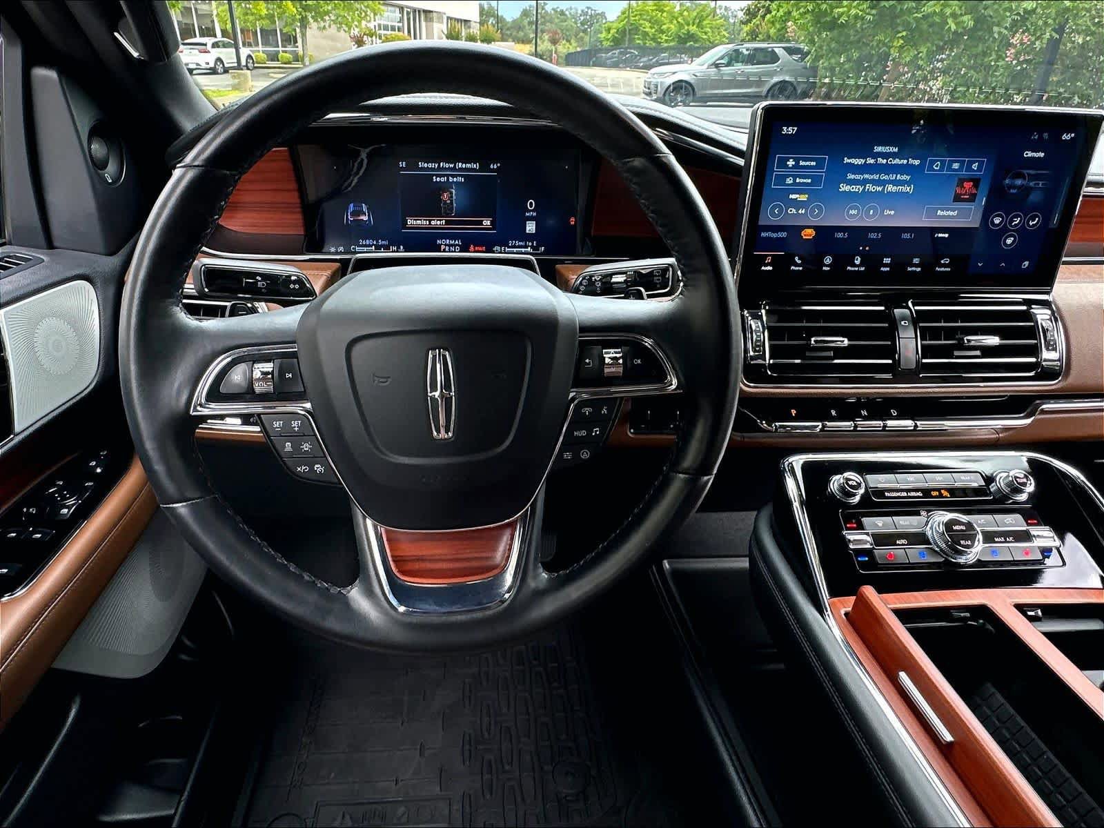 Used 2024 Lincoln Navigator L Reserve AWD/4WD image 8