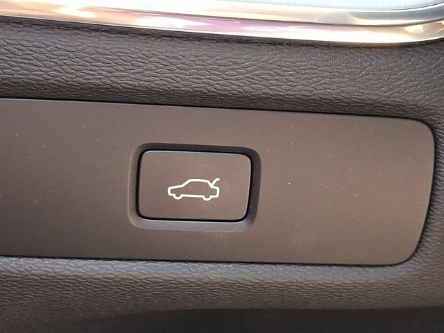 Certified 2023 Volvo XC60 B5 Core w/ Climate Package AWD/4WD image 26