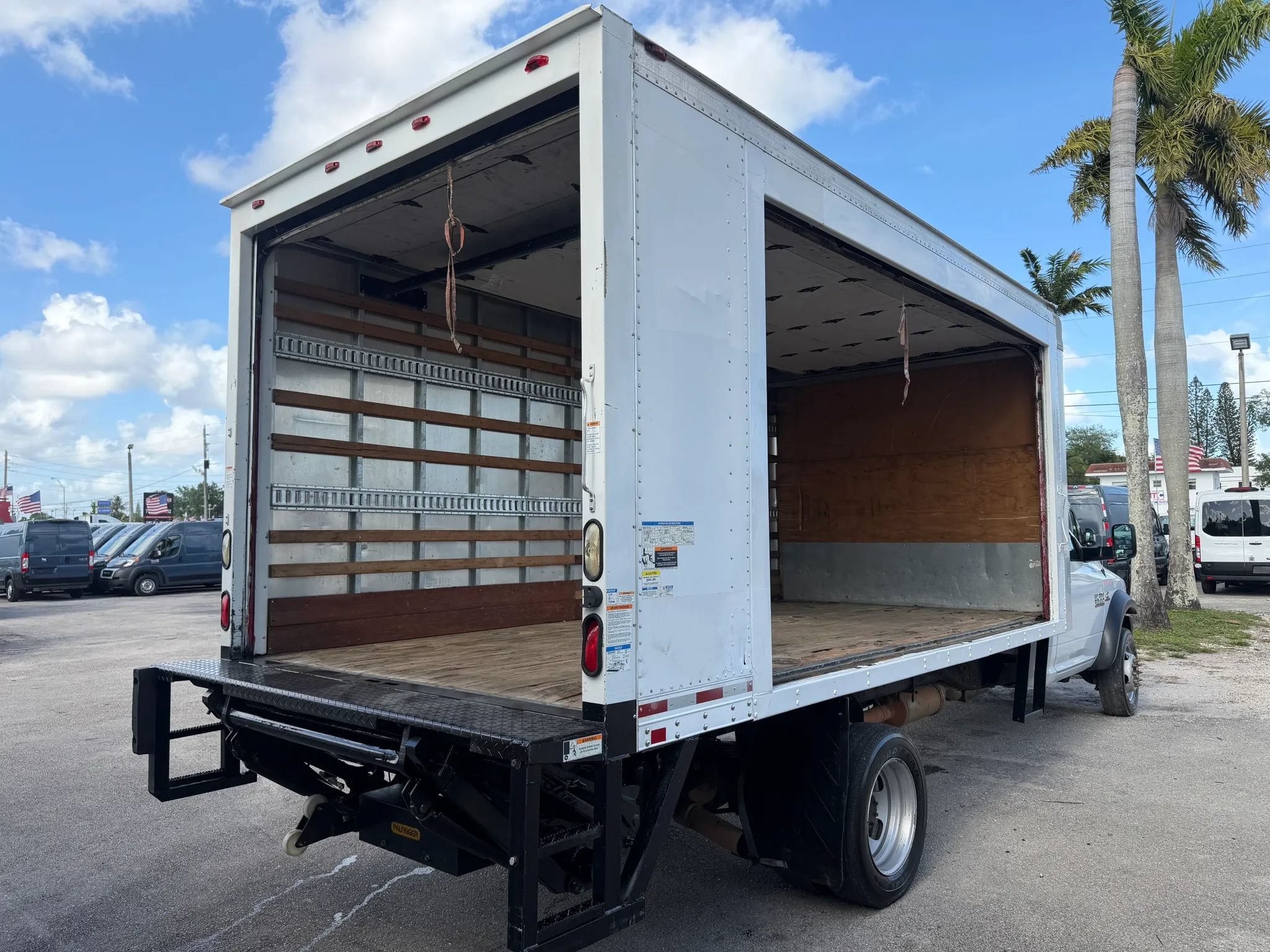 Used 2016 RAM 5500 Tradesman w/ Ambulance Prep Group RWD image 10