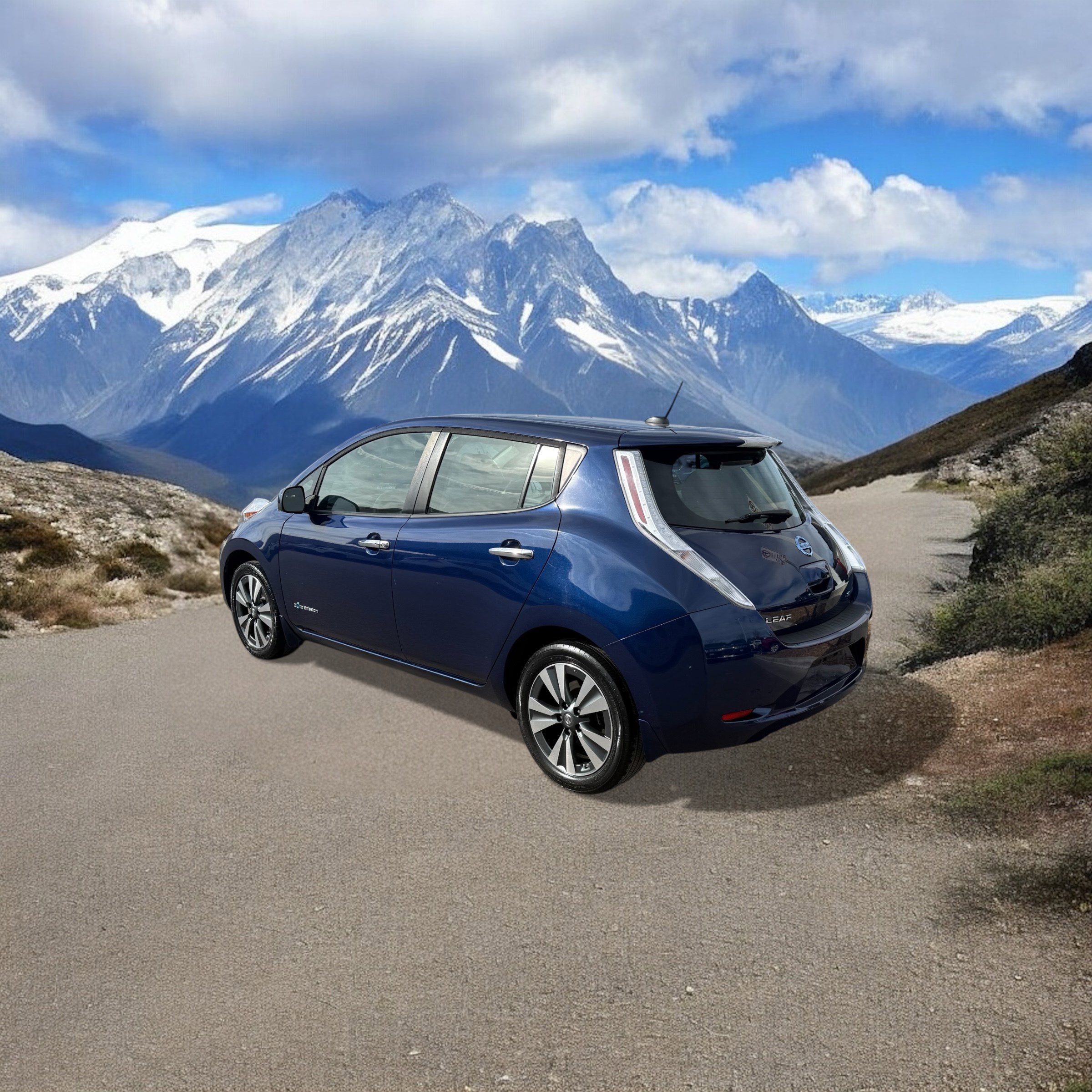 Used 2017 Nissan Leaf SV w/ Protection Package image 2