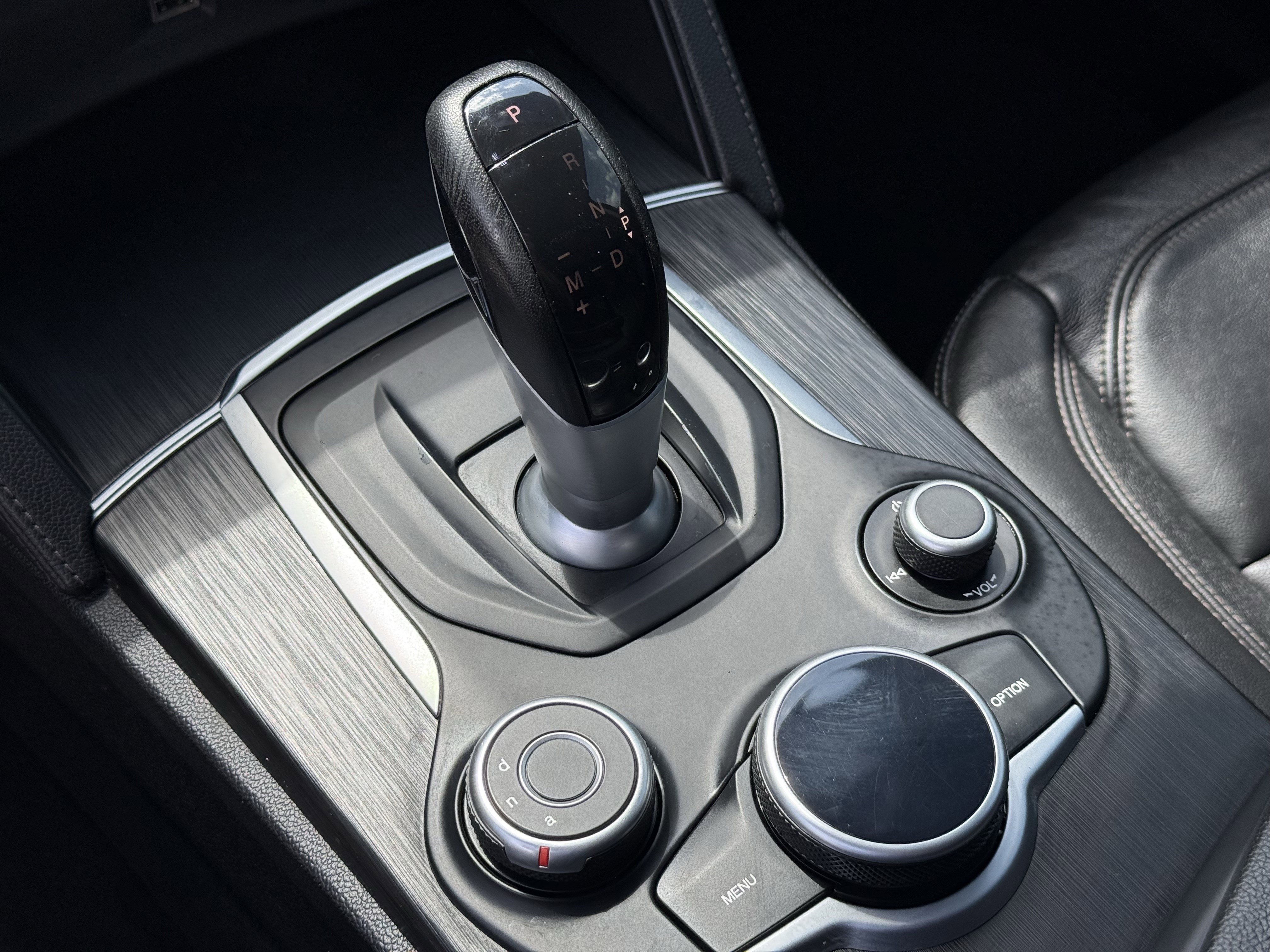 Used 2019 Alfa Romeo Stelvio image 23
