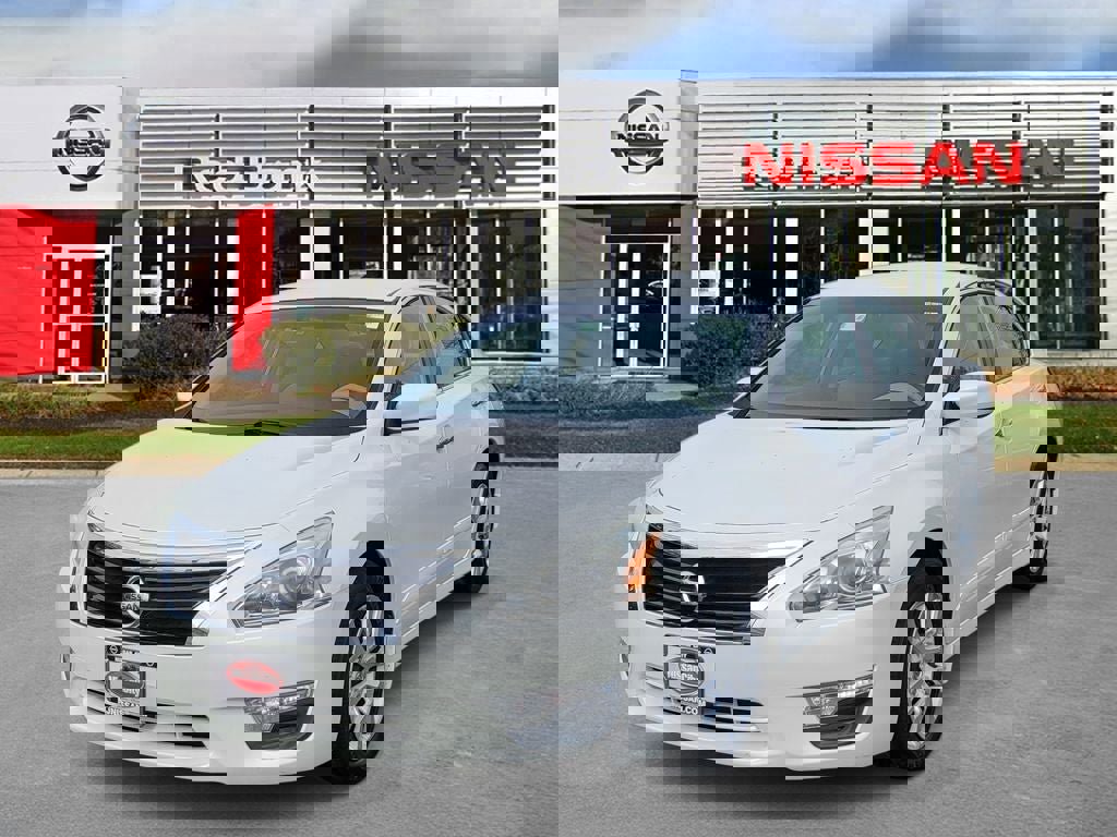 Used 2015 Nissan Altima 2.5 S w/ Power Driver Seat Package image 4