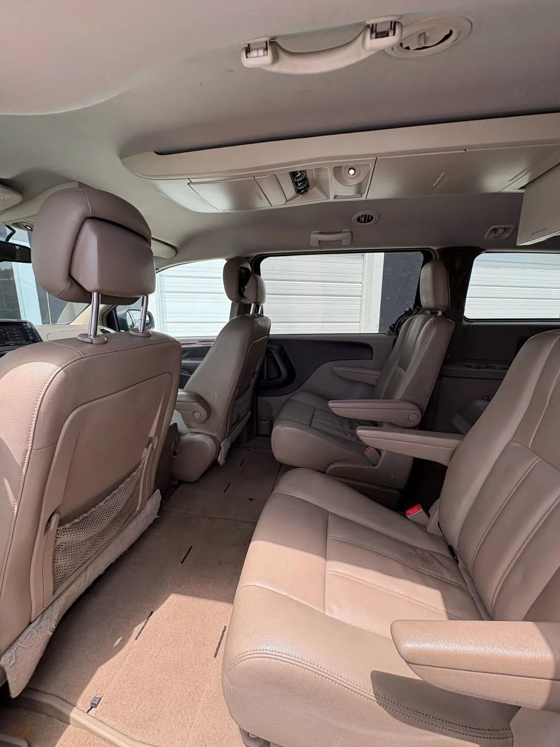 Used 2015 Chrysler Town & Country LX image 4