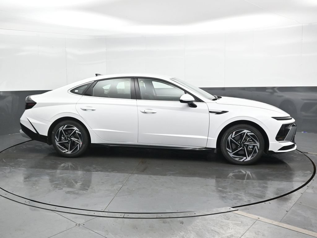 New 2026 Hyundai Sonata SEL FWD image 3
