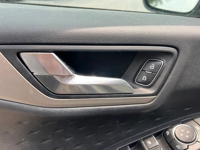 Used 2020 Ford Escape SE FWD image 25