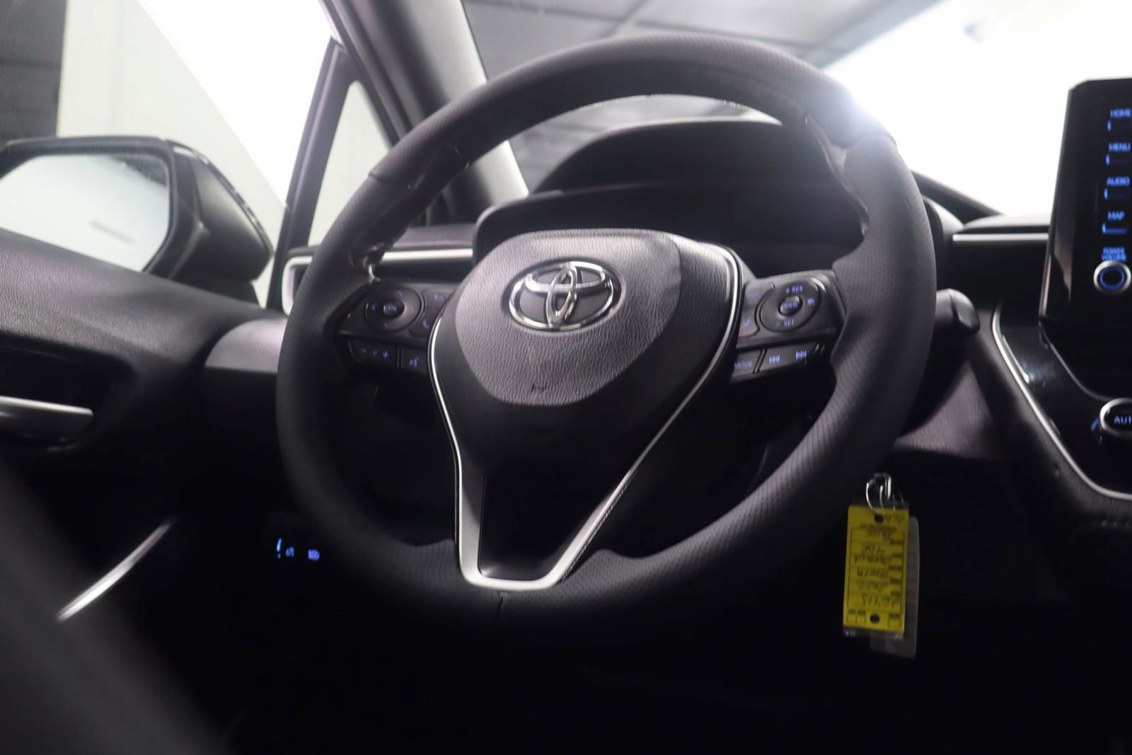 Used 2022 Toyota Corolla SE image 30