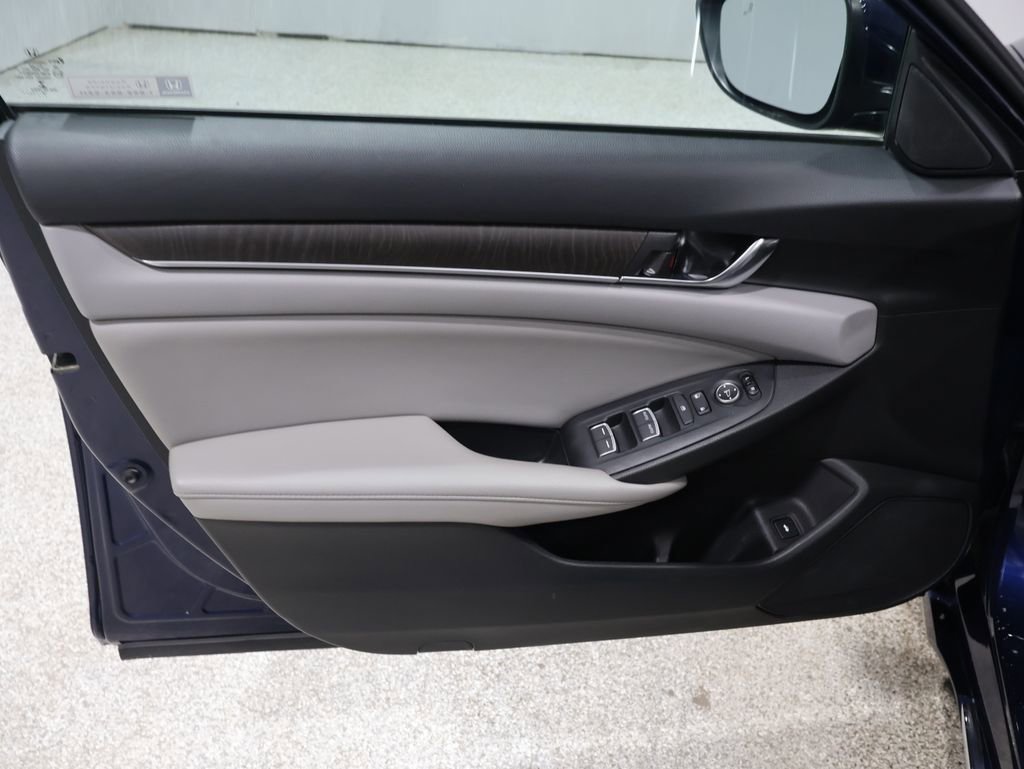 Used 2019 Honda Accord EX image 13
