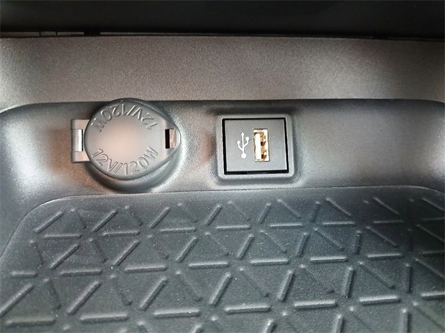 Used 2025 Toyota RAV4 XLE Premium image 29