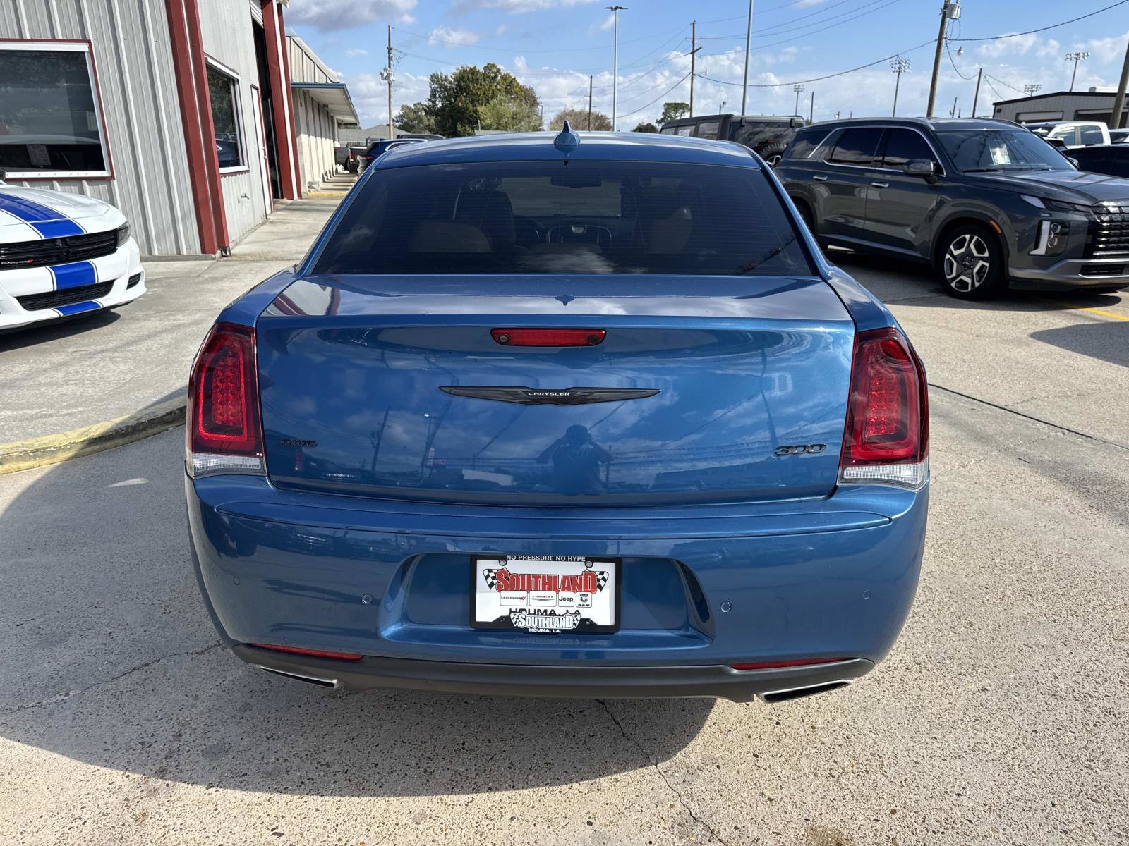 Certified 2023 Chrysler 300 Touring L w/ Popular Equipment Group image 5