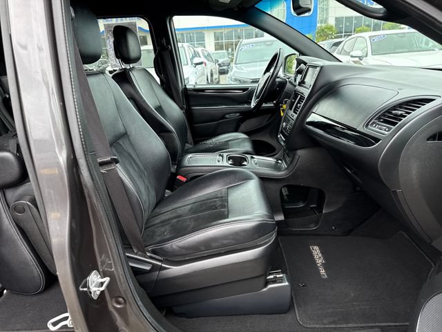 Used 2016 Dodge Grand Caravan SXT FWD image 9