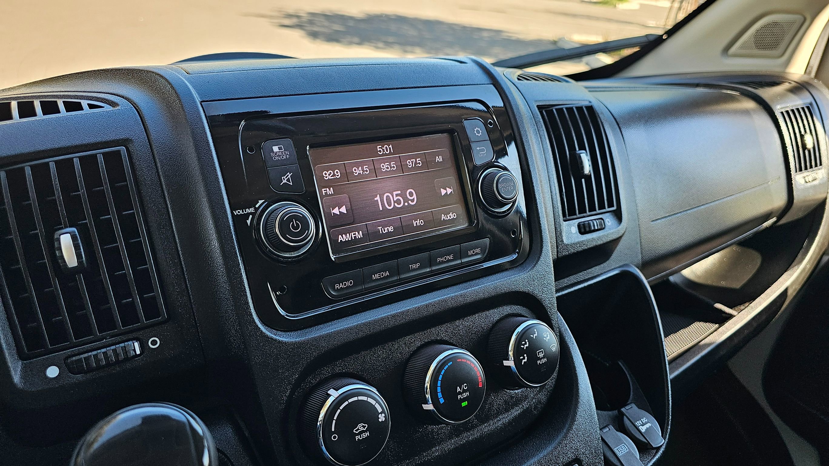 Used 2021 RAM ProMaster 2500 FWD image 24