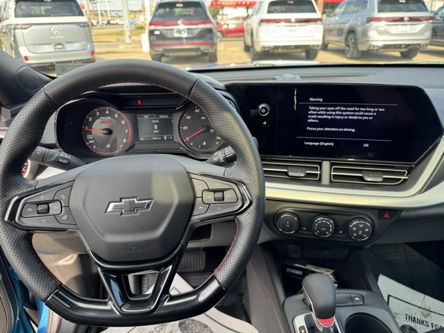 Used 2025 Chevrolet Trax RS w/ Sunroof Package image 14