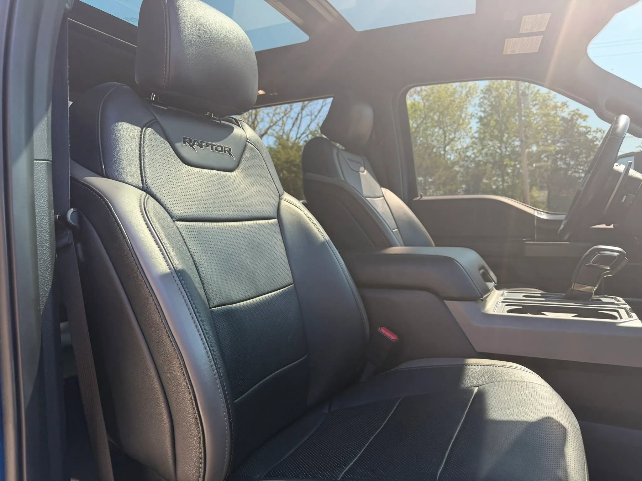 Used 2017 Ford F150 Raptor w/ Equipment Group 802A Luxury image 54