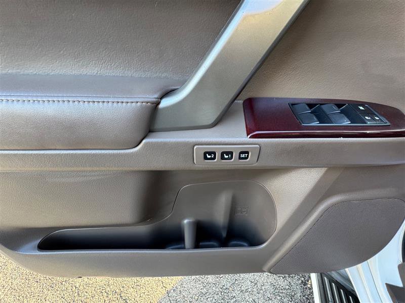 Used 2019 Lexus GX 460 image 35
