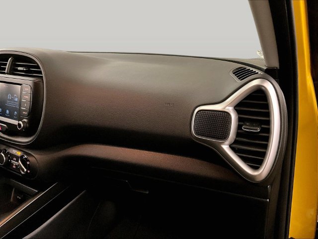Used 2020 Kia Soul LX FWD image 15