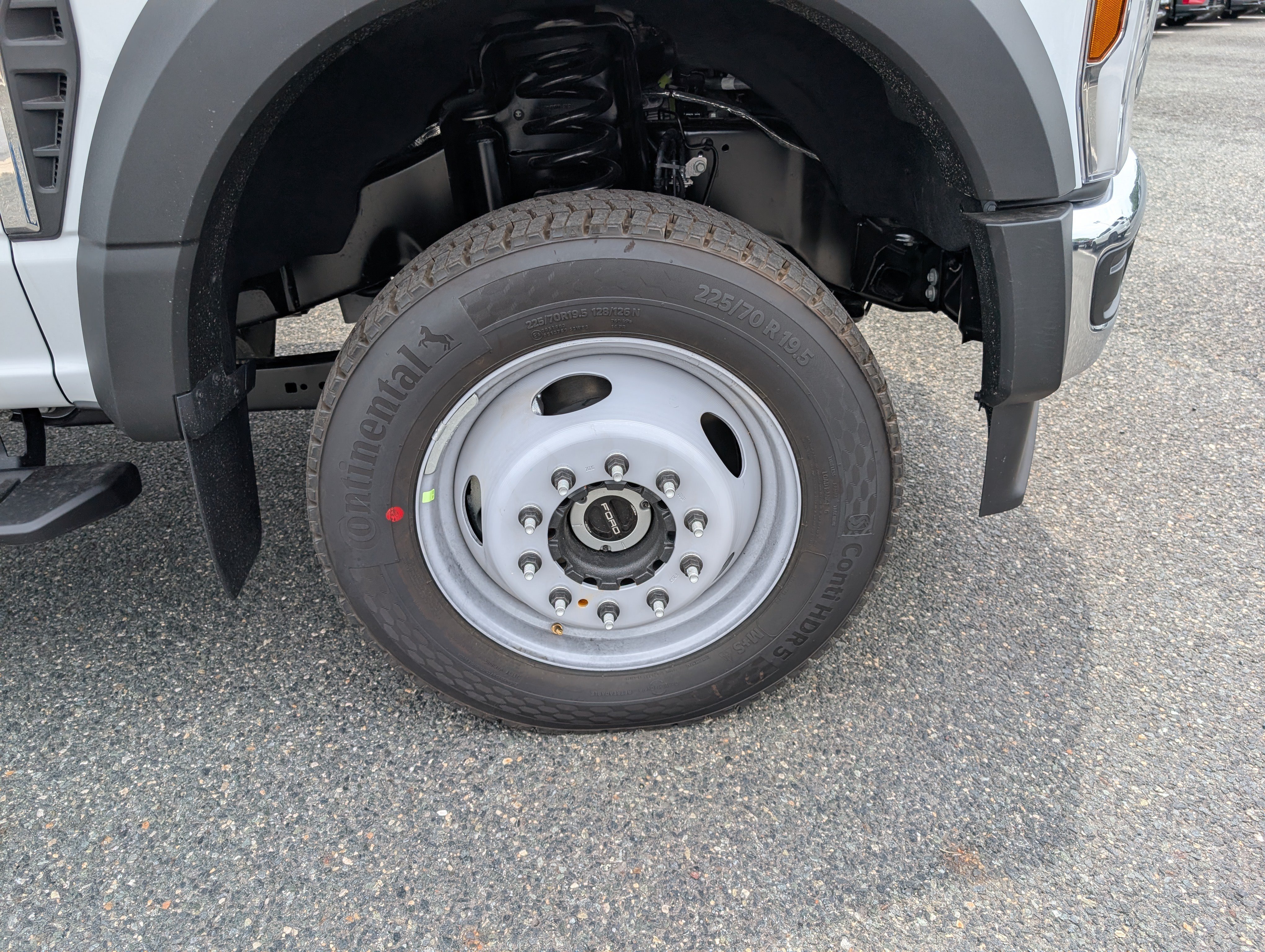 New 2026 Ford F550 4x4 Regular Cab Super Duty image 5