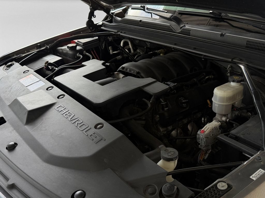 Used 2019 Chevrolet Suburban LT RWD image 13