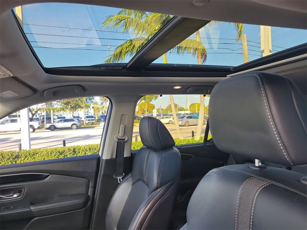 Used 2023 Honda Pilot Touring image 15