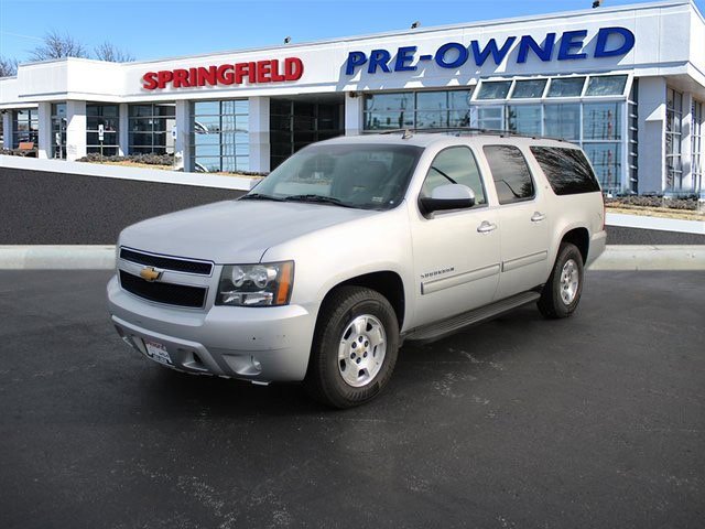 Used 2014 Chevrolet Suburban LT w/ Luxury Package image 3