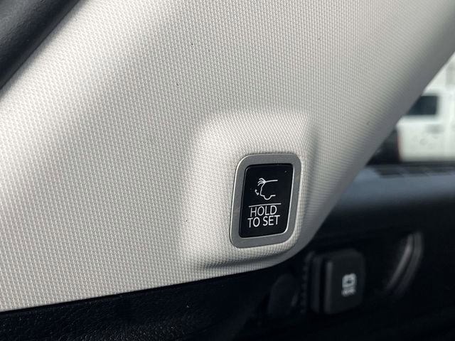 Used 2023 Jeep Grand Cherokee Limited image 21