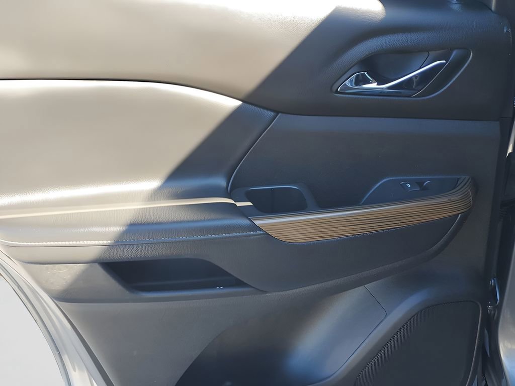 Used 2021 GMC Acadia SLE w/ Driver Convenience Package image 42