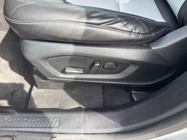 Certified 2022 Ford Explorer XLT w/ Equipment Group 202A image 27