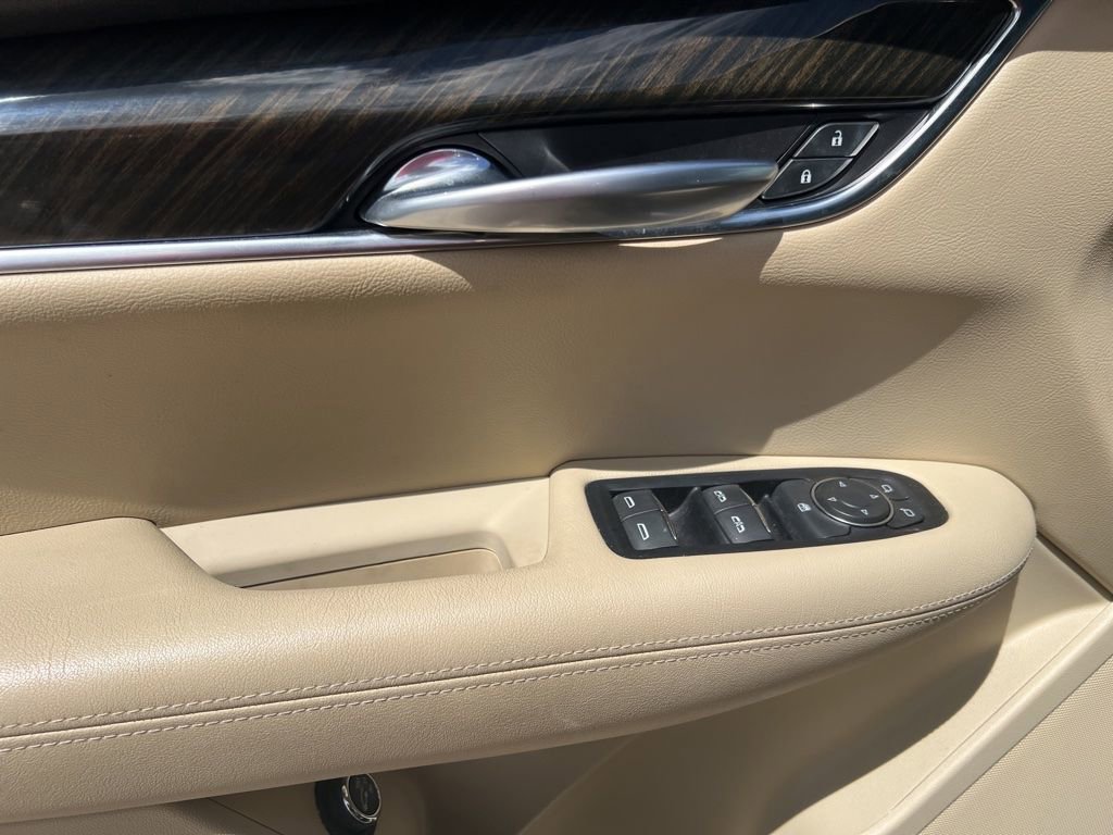 Used 2018 Cadillac XT5 FWD image 10