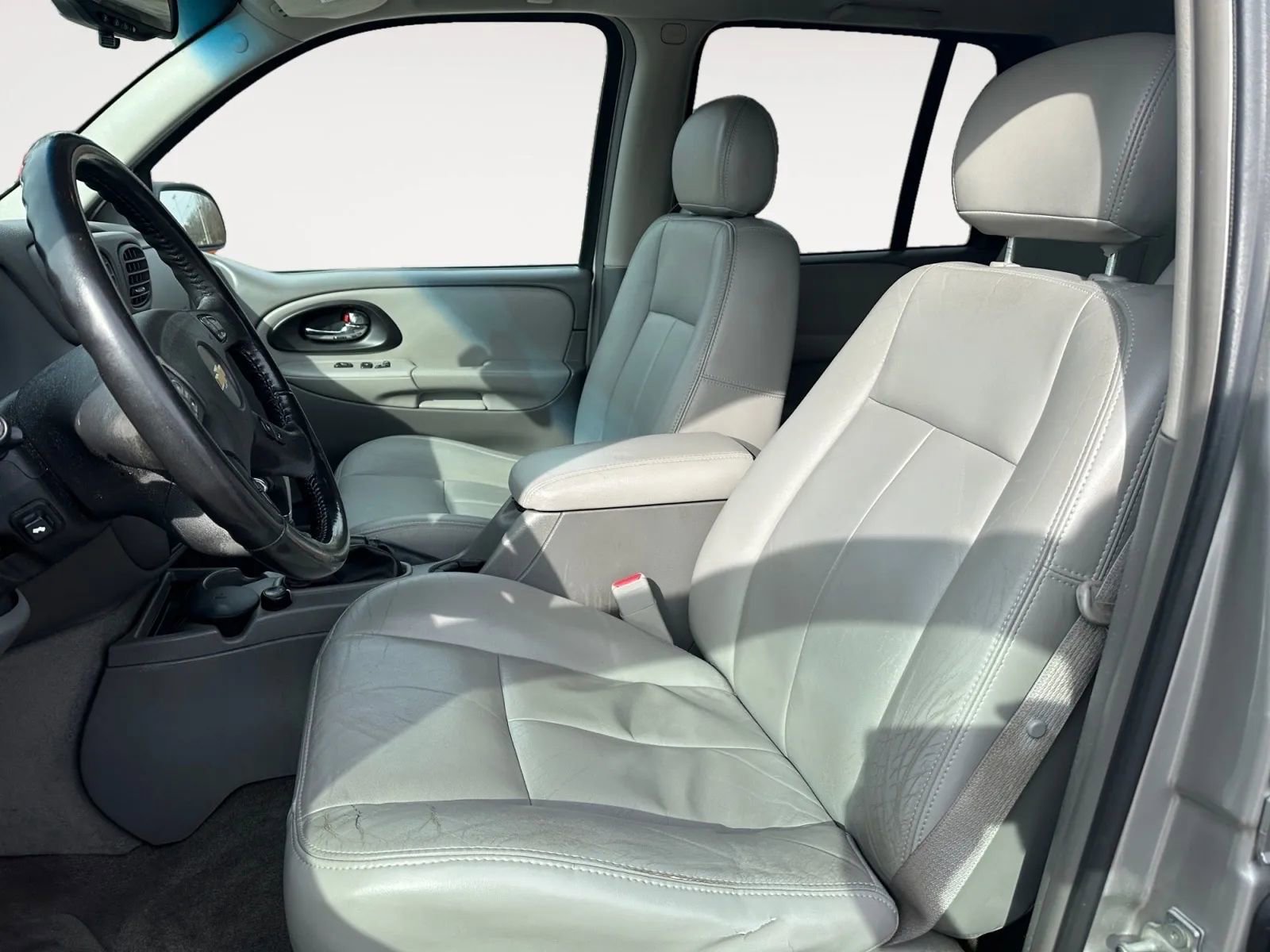 Used 2005 Chevrolet TrailBlazer EXT LT Extended Sport Utility 4D w/ Luxury Package image 10