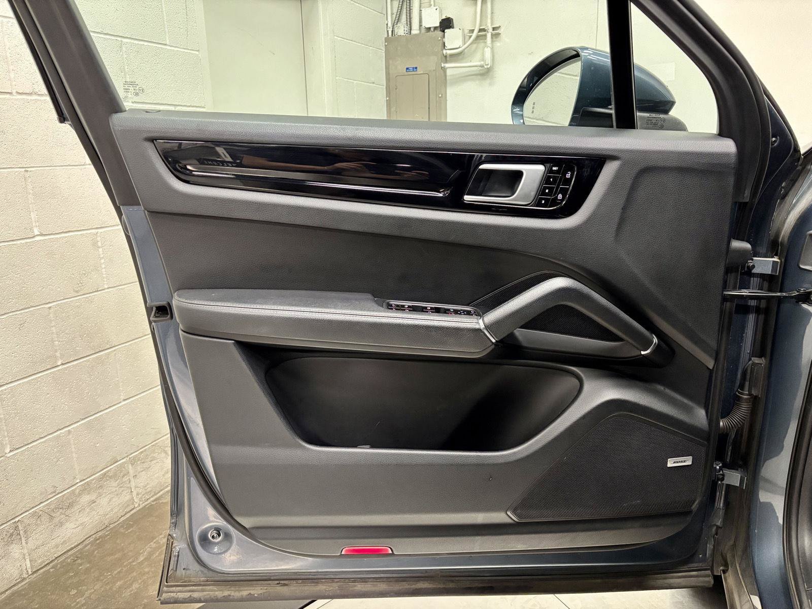 Used 2019 Porsche Cayenne AWD/4WD image 13