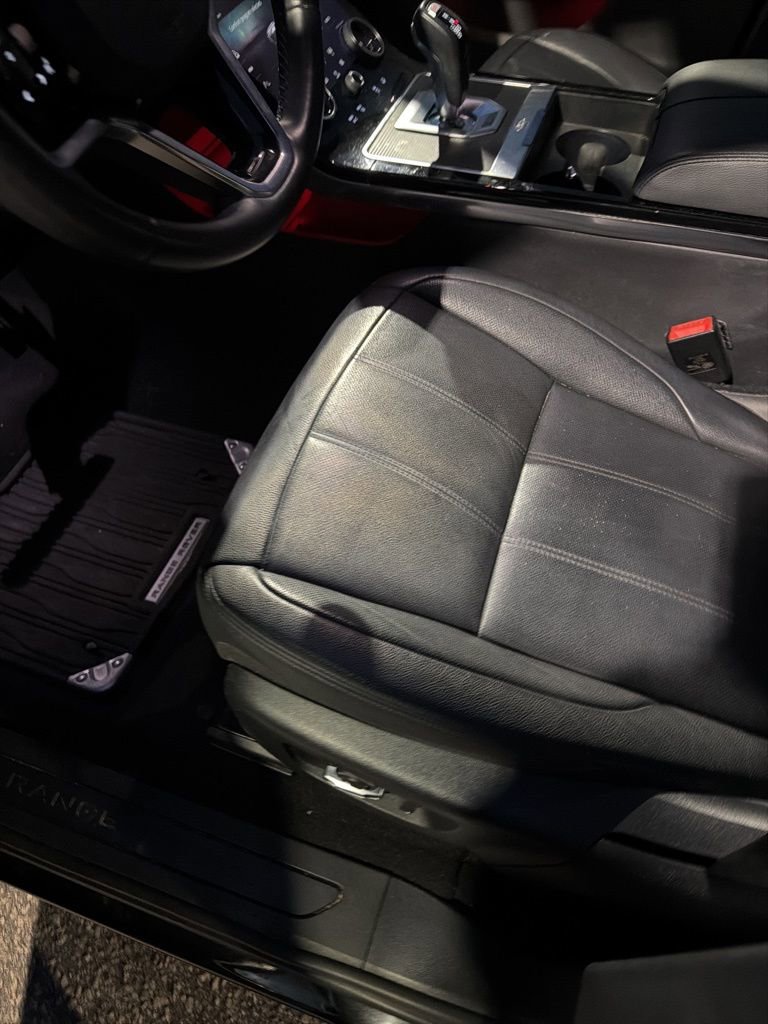 Used 2022 Land Rover Range Rover Evoque SE image 25