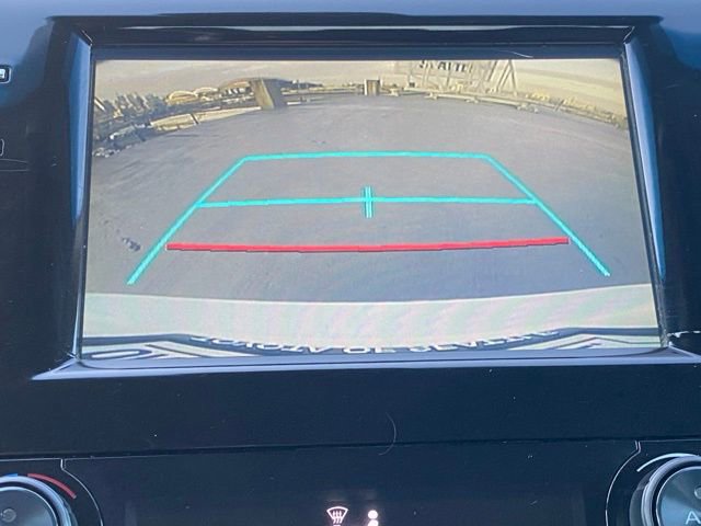 Used 2020 Toyota Camry SE FWD image 12