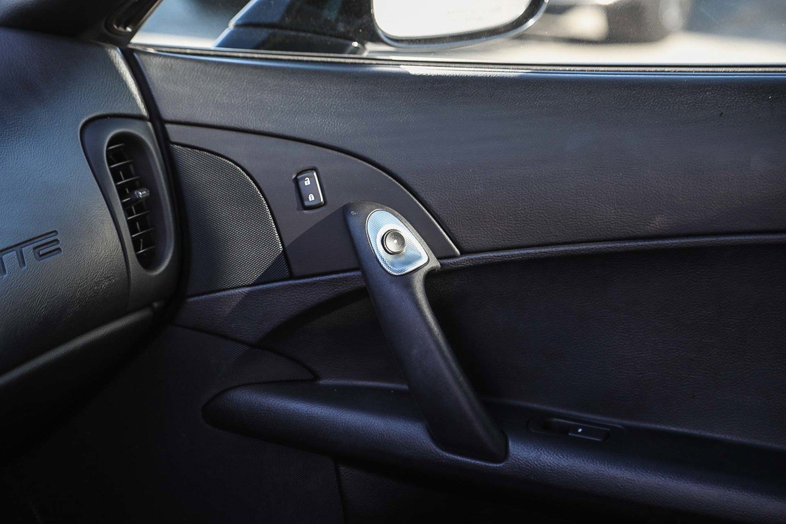 Used 2007 Chevrolet Corvette Convertible w/ Preferred Equipment Group image 20