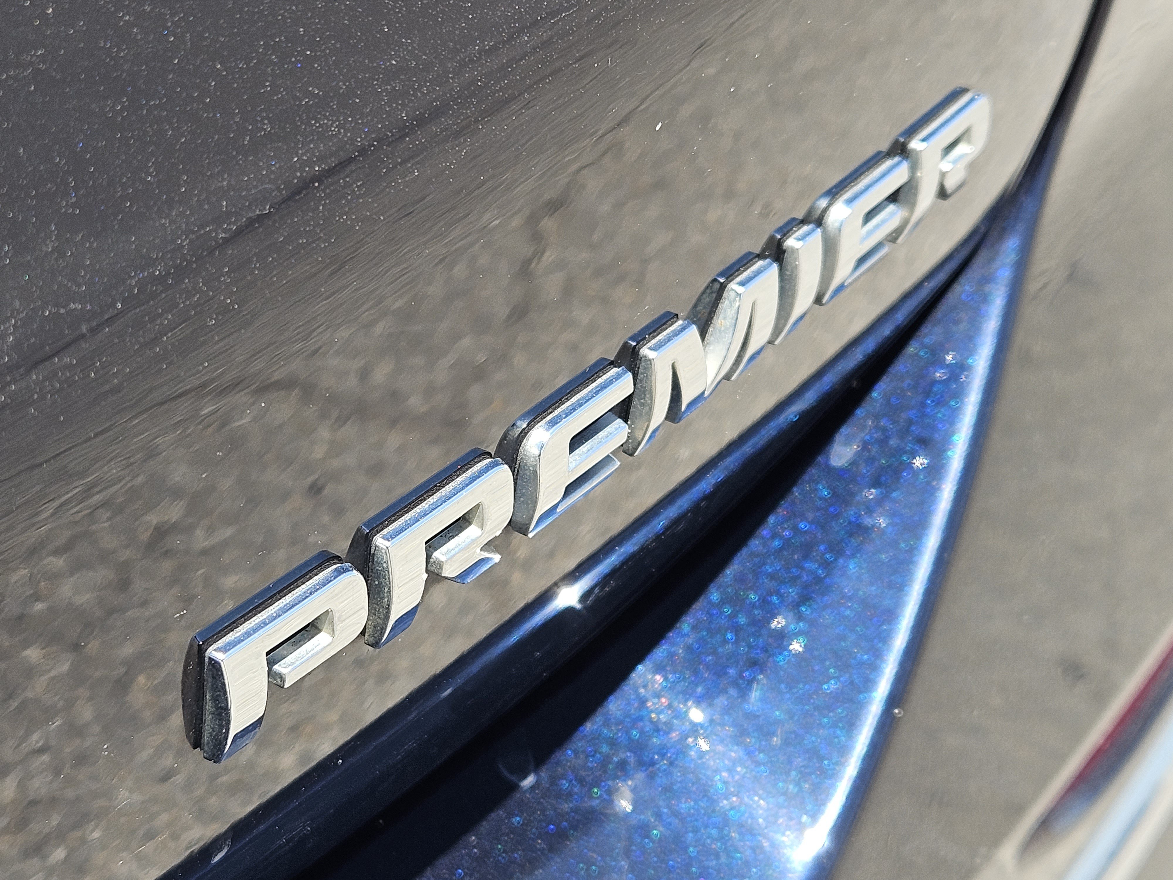 Used 2020 Chevrolet Equinox Premier FWD image 11