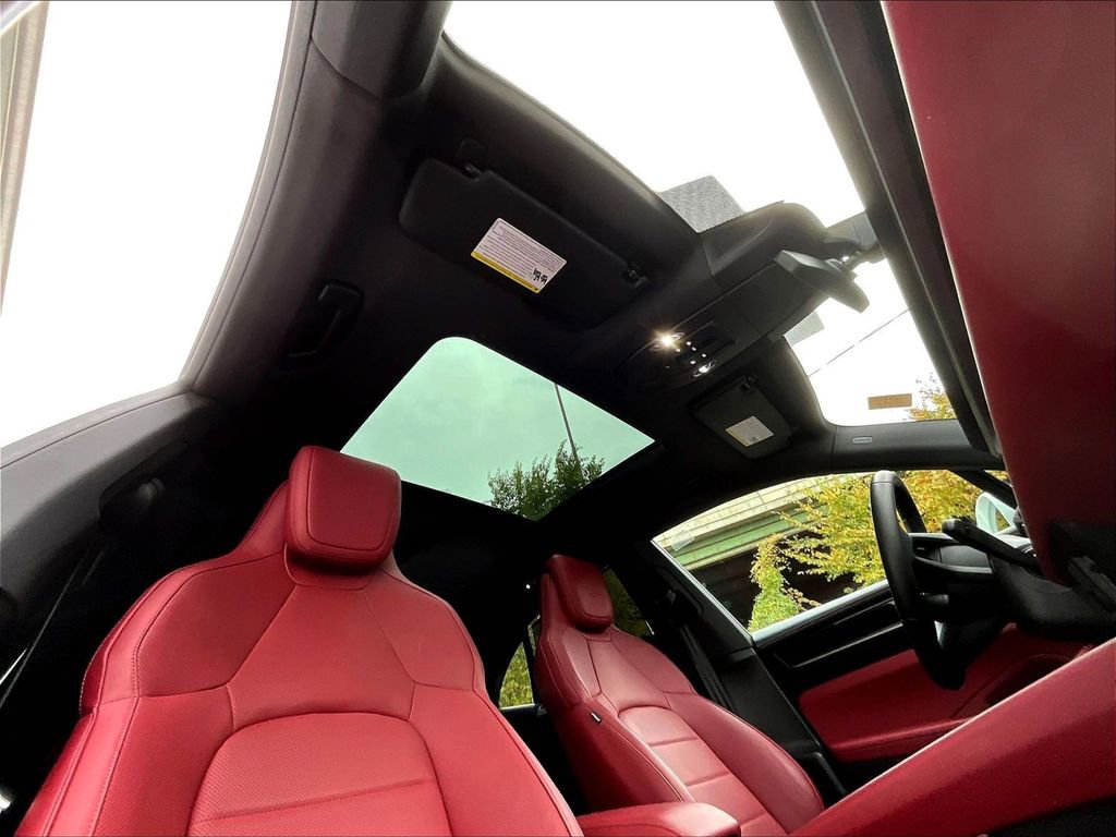 Used 2025 Porsche Macan 4 Electric image 27