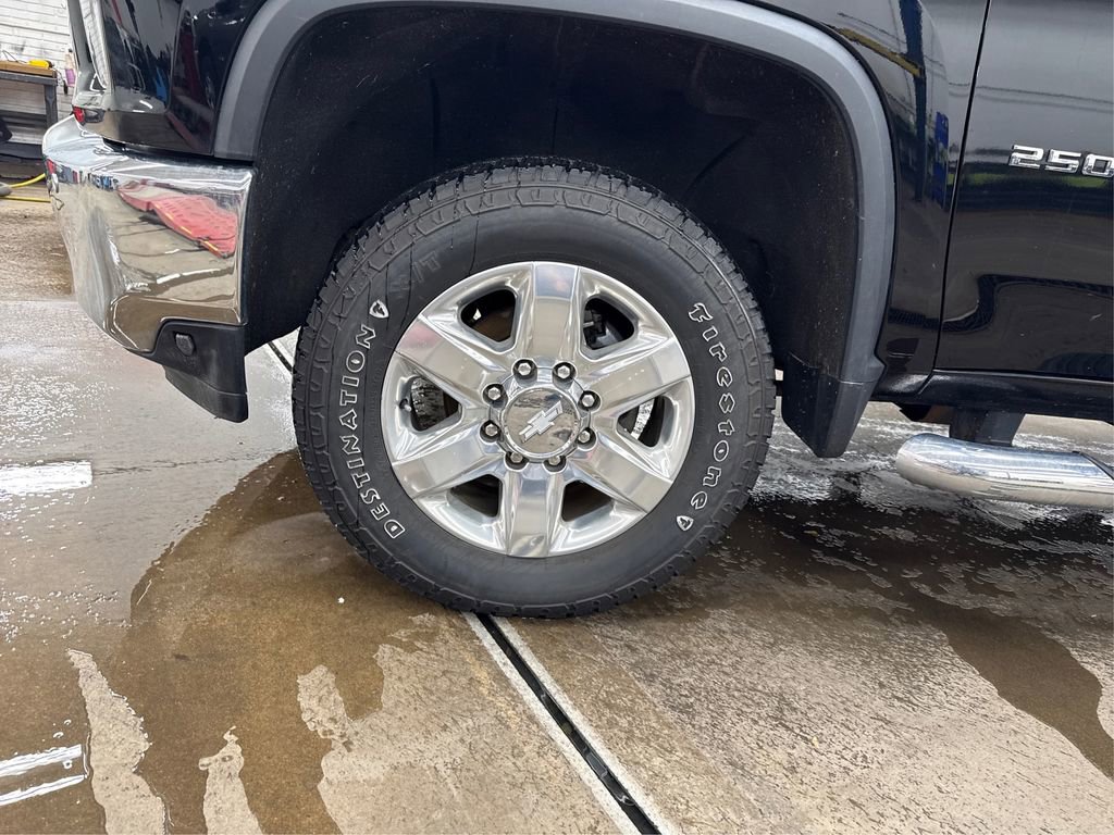 Used 2020 Chevrolet Silverado 2500 LTZ w/ LTZ Plus Package image 11