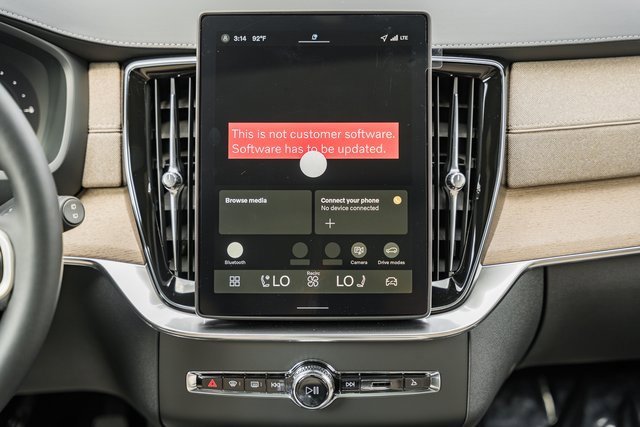 New 2026 Volvo XC90 T8 Plus image 17