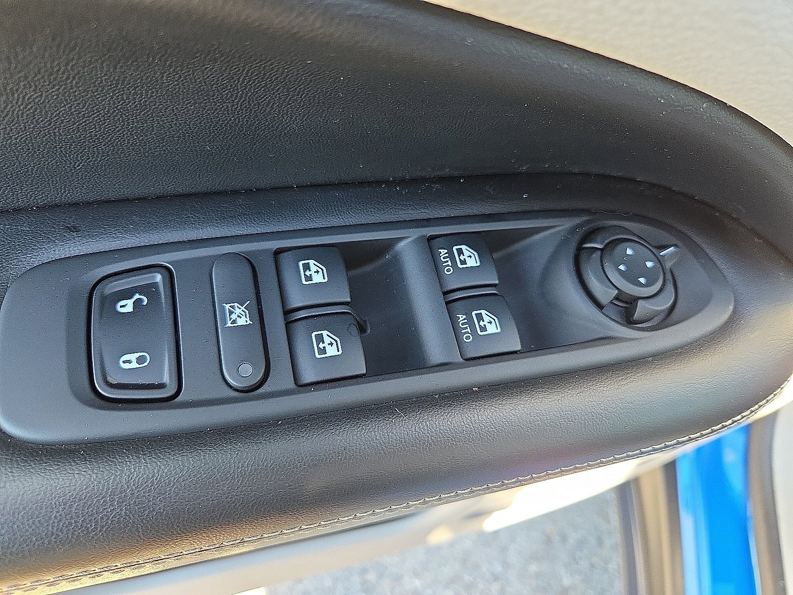 Used 2018 Jeep Compass Latitude w/ Popular Equipment Group image 15