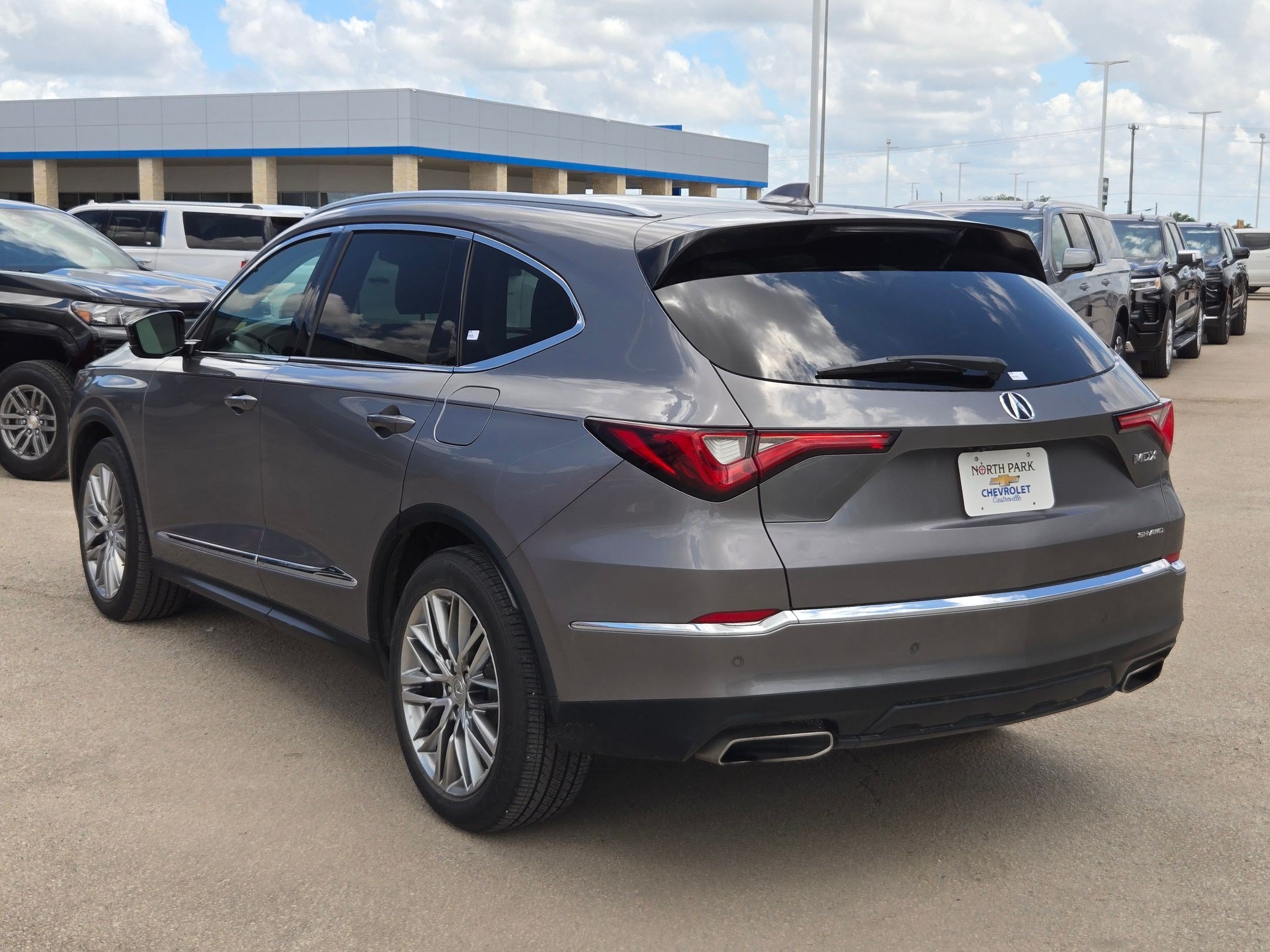 Used 2023 Acura MDX SH-AWD w/ Advance Package image 5